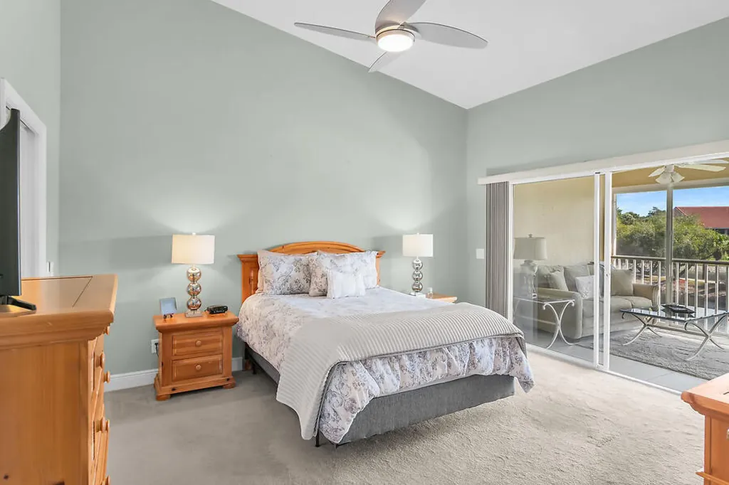 6730 Beach Resort Naples FL 34114