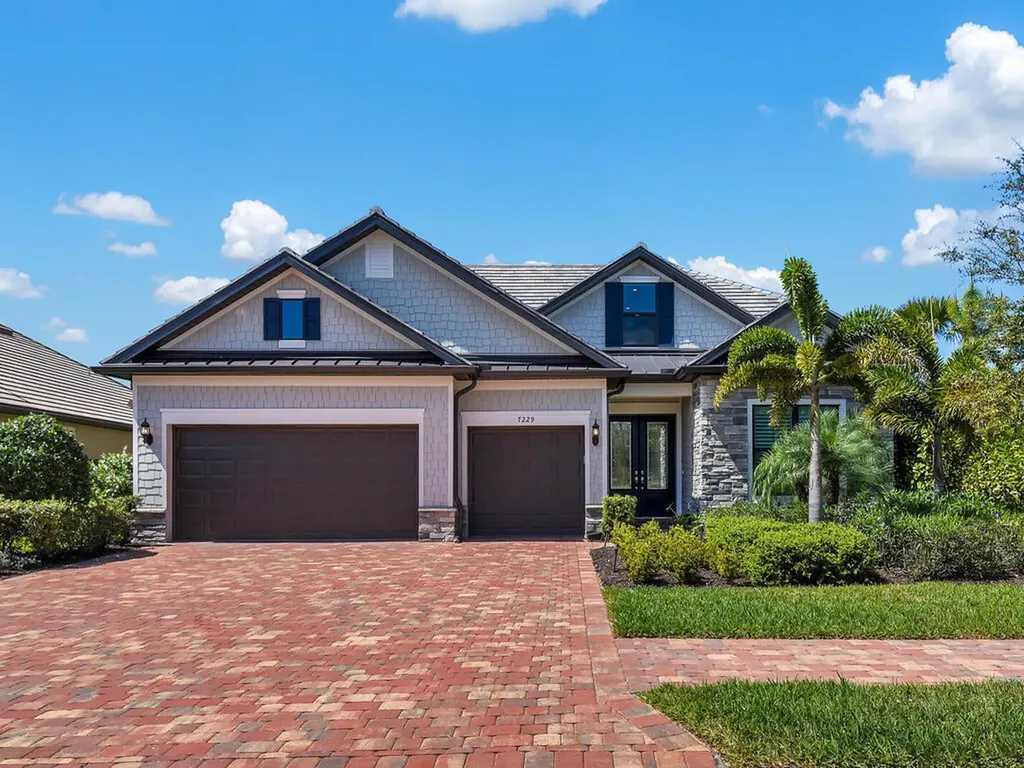 7229 Wiregrass Court Naples FL 34114