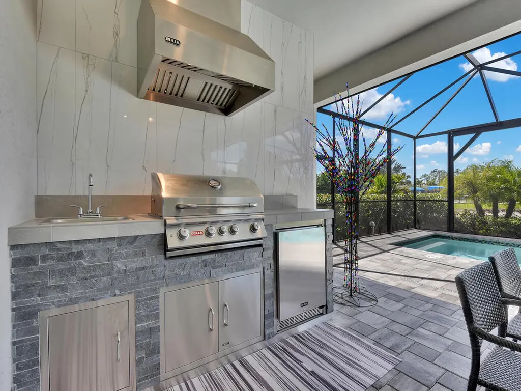 7229 Wiregrass Court Naples FL 34114