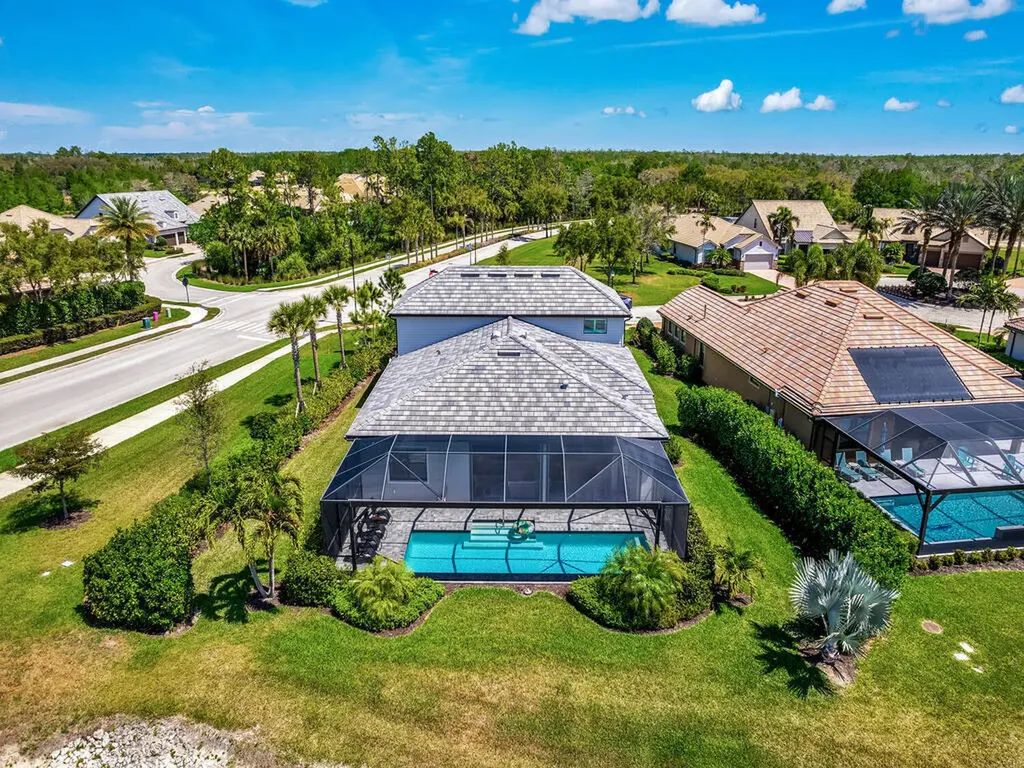 7229 Wiregrass Court Naples FL 34114