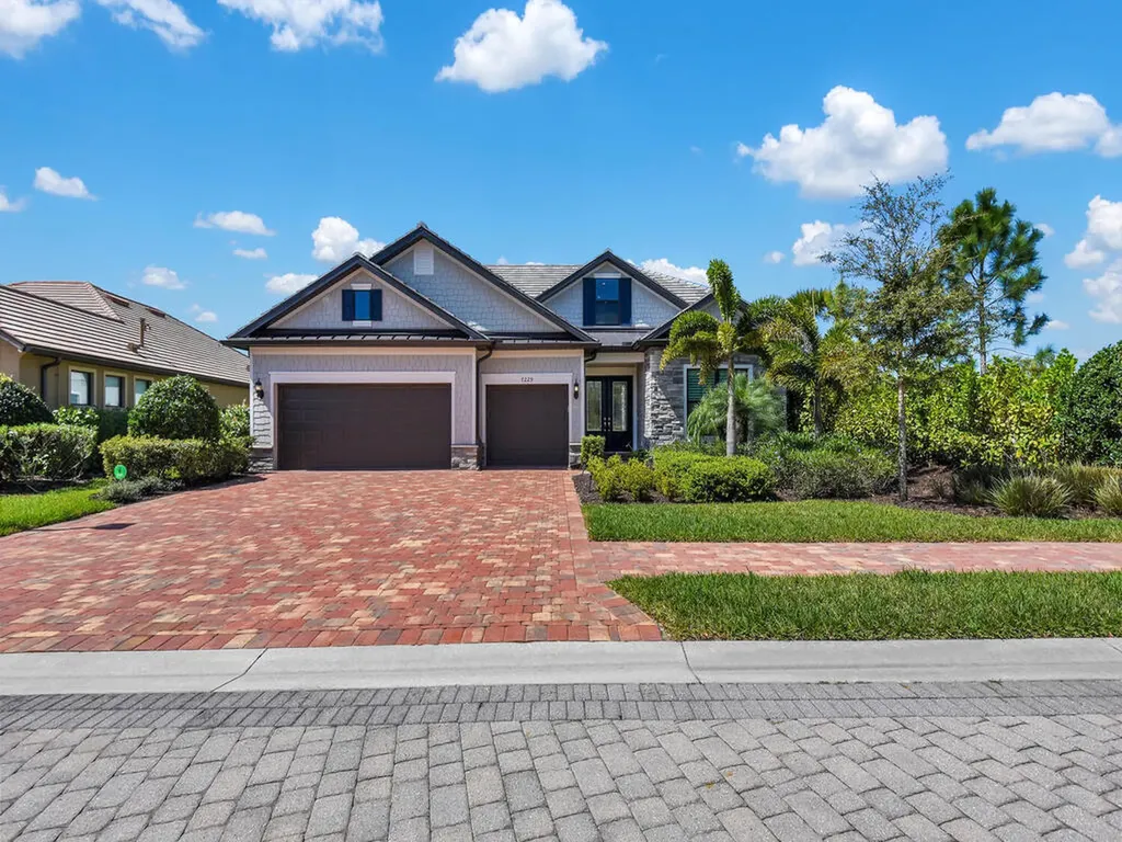 7229 Wiregrass Court Naples FL 34114