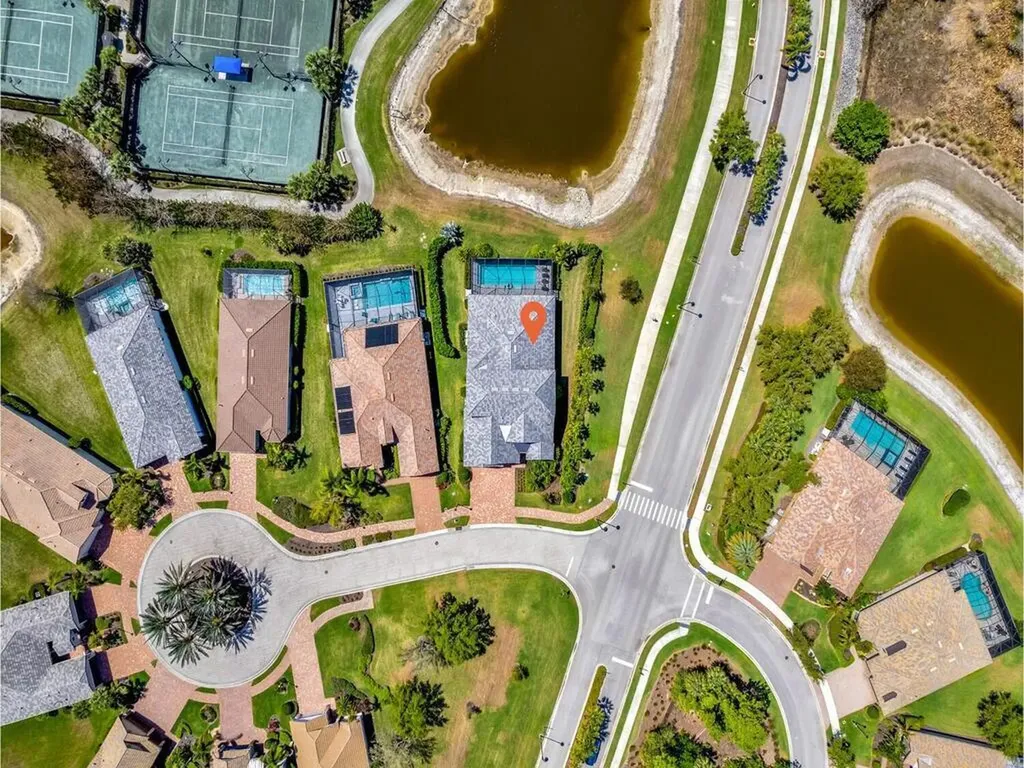 7229 Wiregrass Court Naples FL 34114