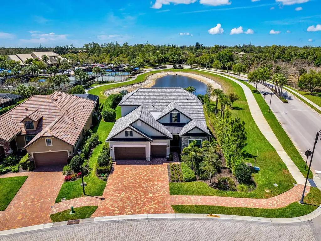 7229 Wiregrass Court Naples FL 34114