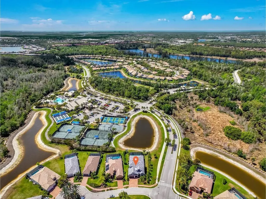 7229 Wiregrass Court Naples FL 34114