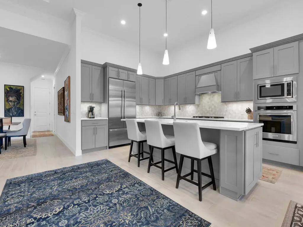 7229 Wiregrass Court Naples FL 34114