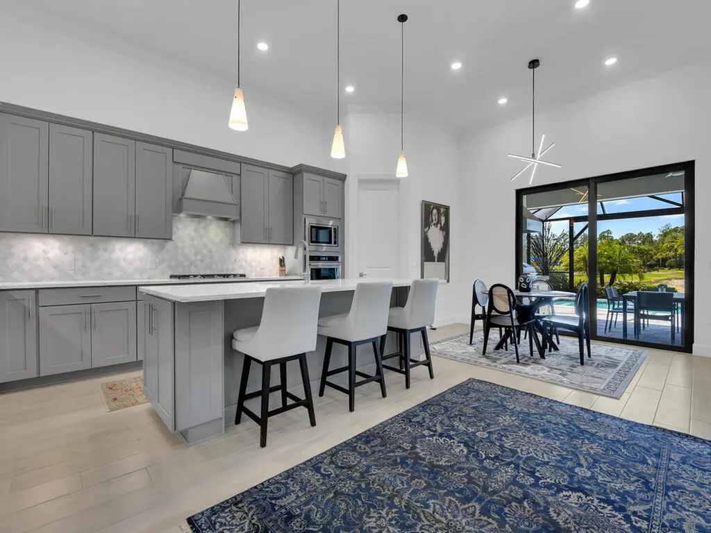 7229 Wiregrass Court Naples FL 34114