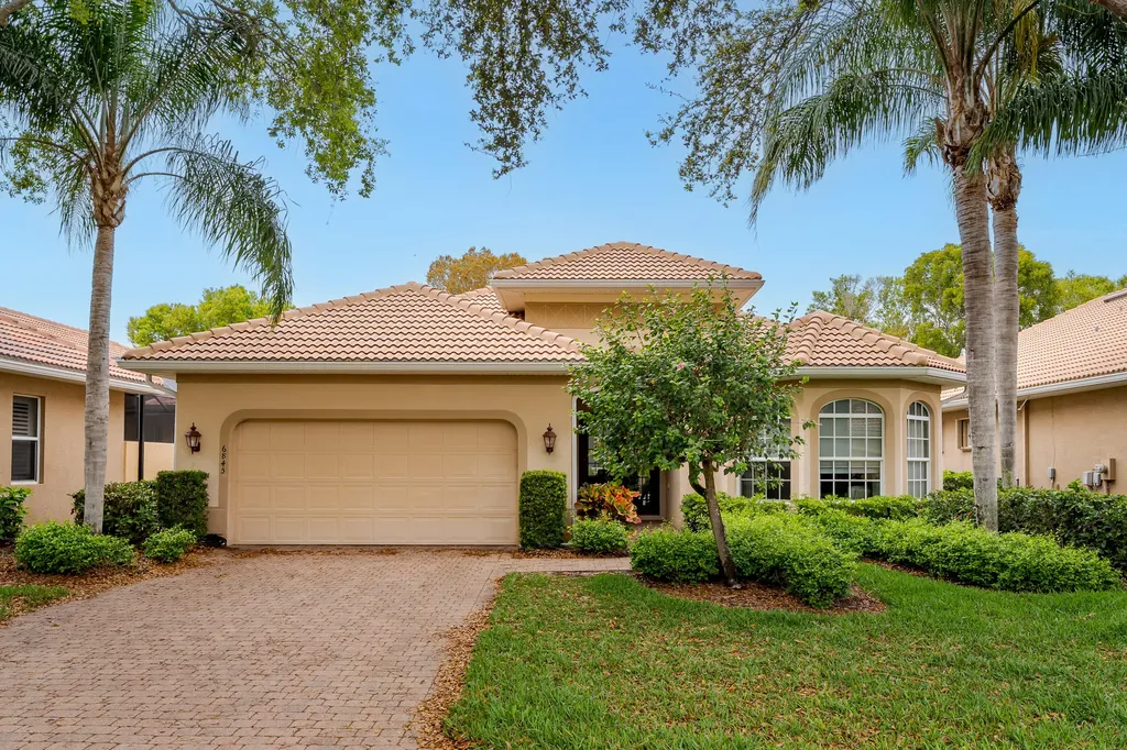 6845 Bent Grass Drive Naples FL 34113