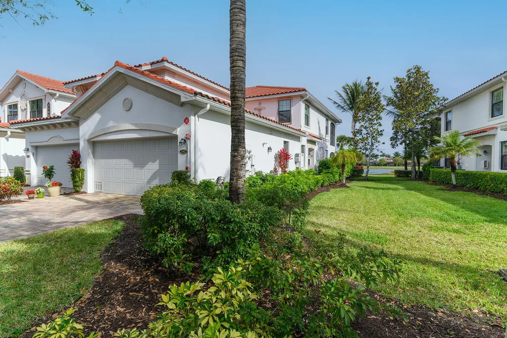 3169 Aviamar Circle Naples FL 34114