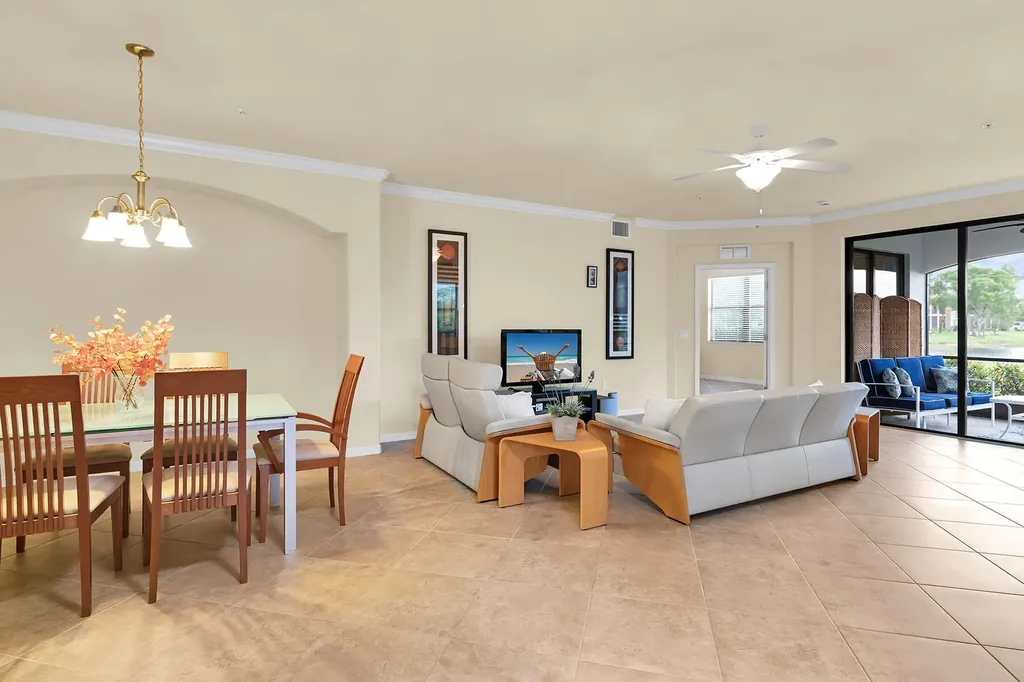 3169 Aviamar Circle Naples FL 34114