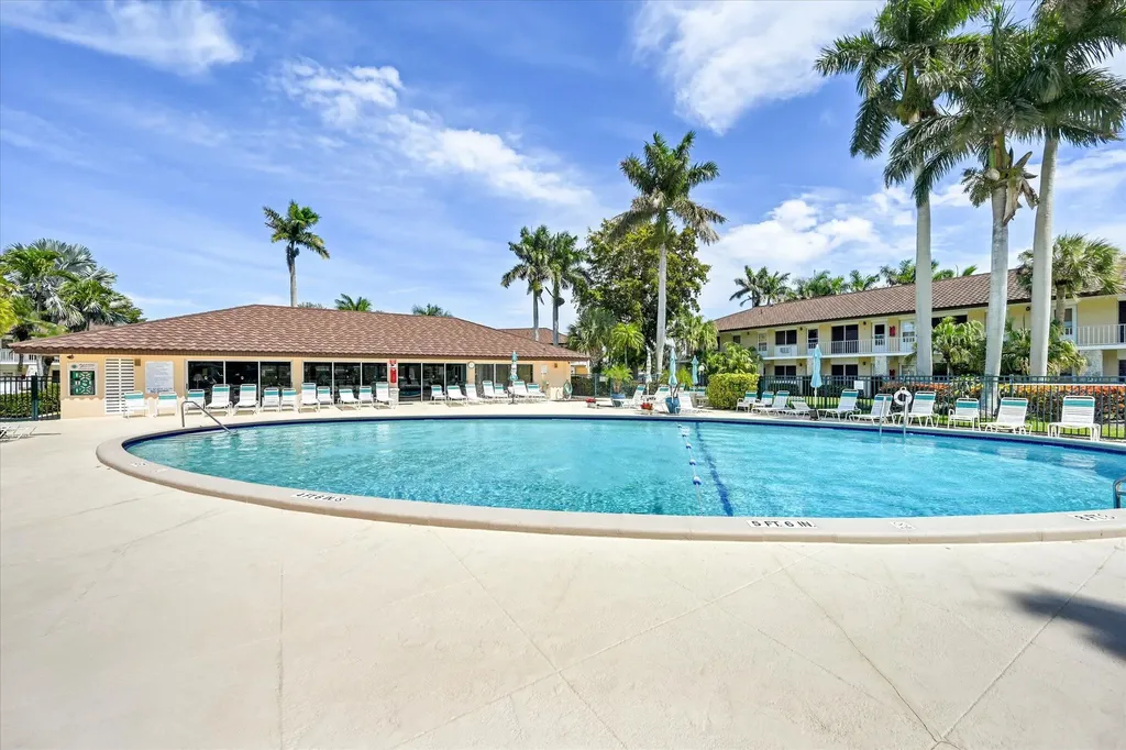 167 N Collier Marco Island FL 34145