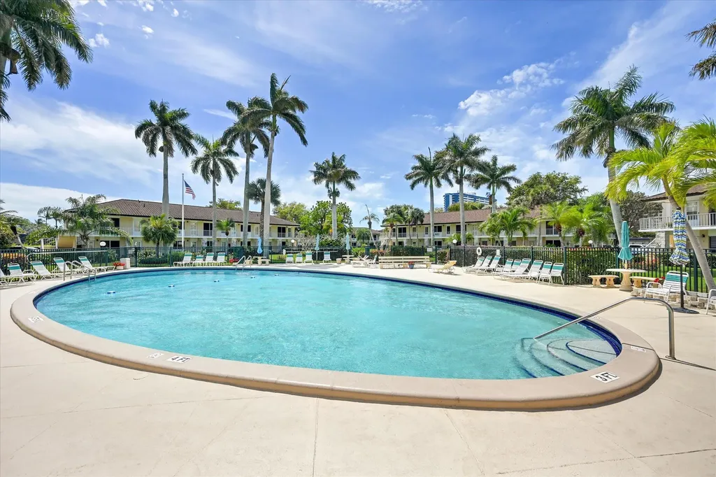 167 N Collier Marco Island FL 34145