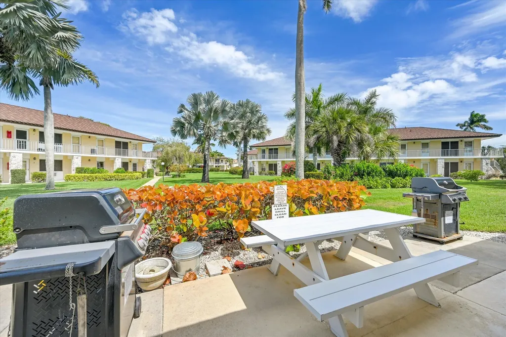 167 N Collier Marco Island FL 34145