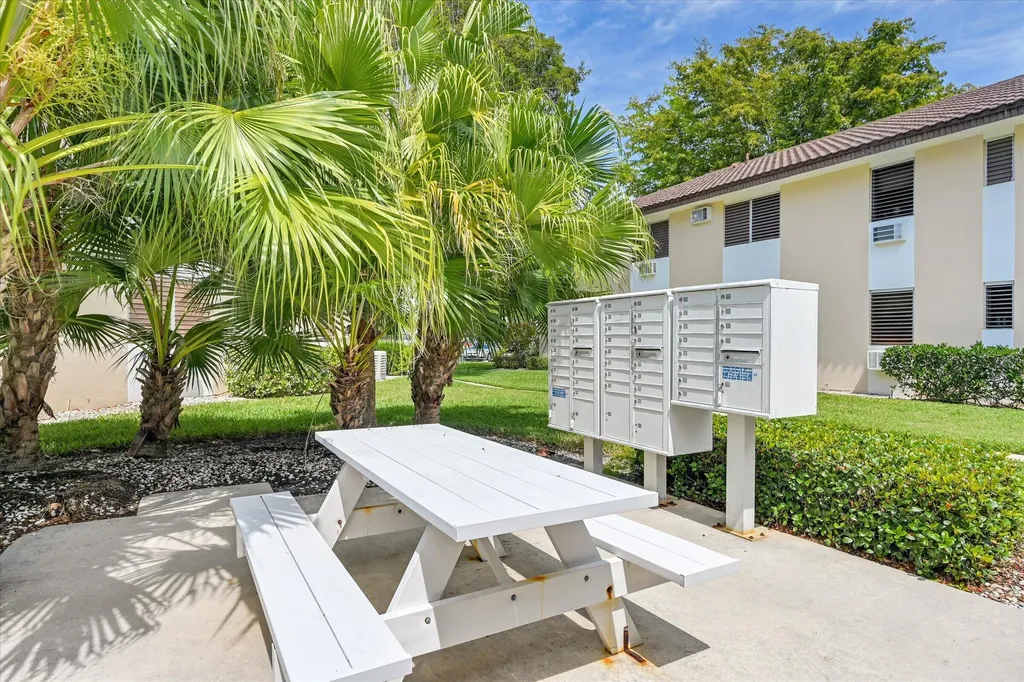 167 N Collier Marco Island FL 34145