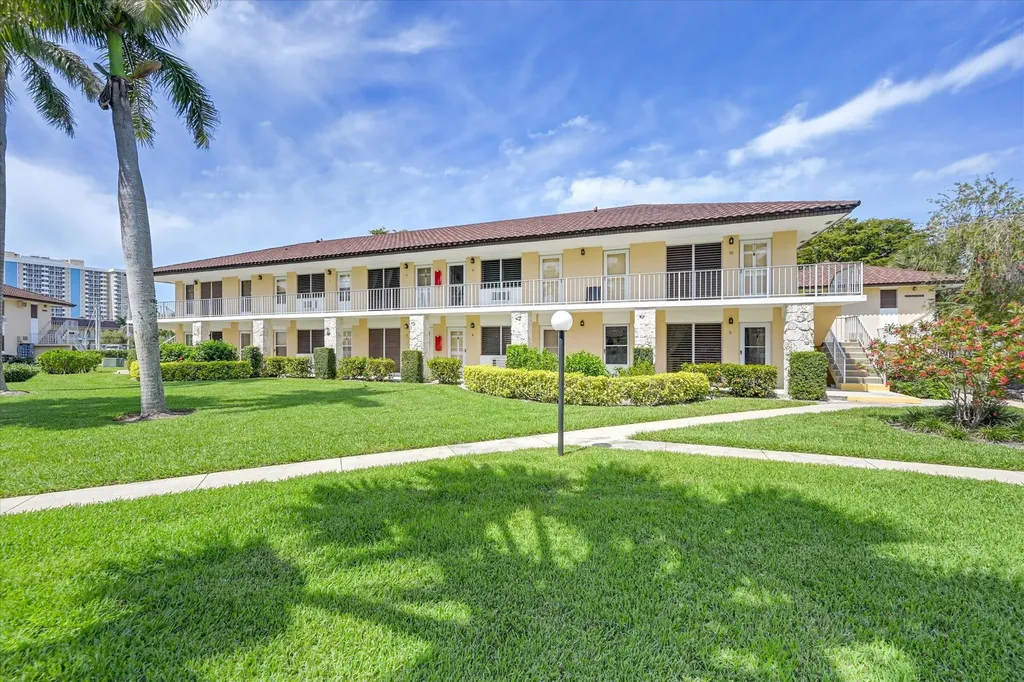 167 N Collier Marco Island FL 34145