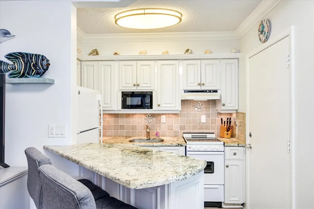 167 N Collier Marco Island FL 34145