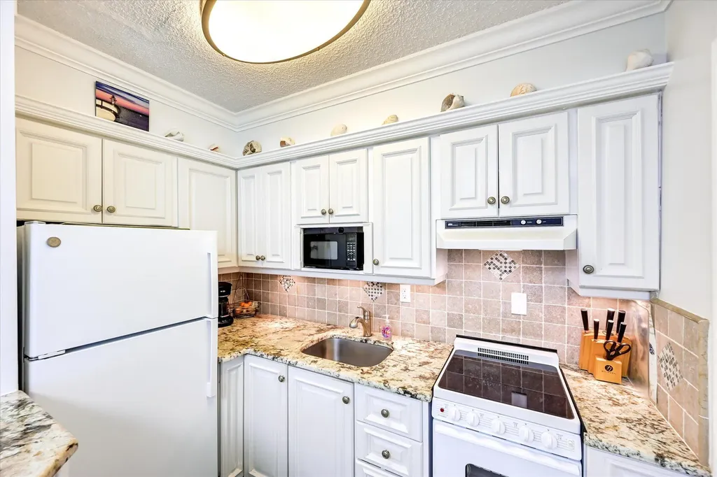 167 N Collier Marco Island FL 34145