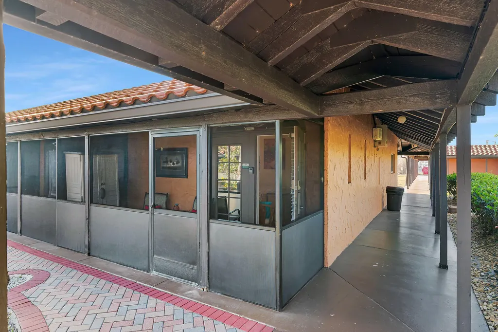 25000 Tamiami E Naples FL 34114