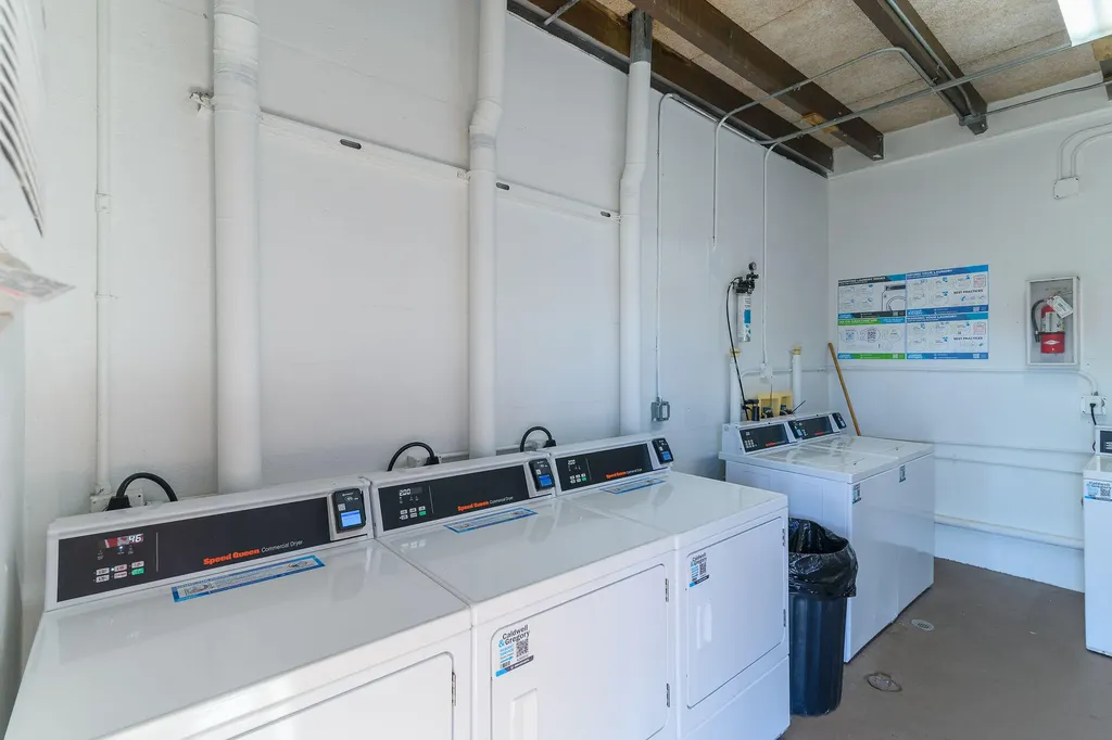 25000 Tamiami E Naples FL 34114