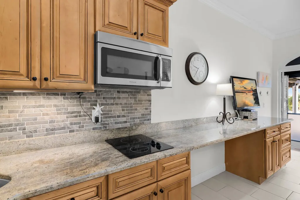 25000 Tamiami E Naples FL 34114