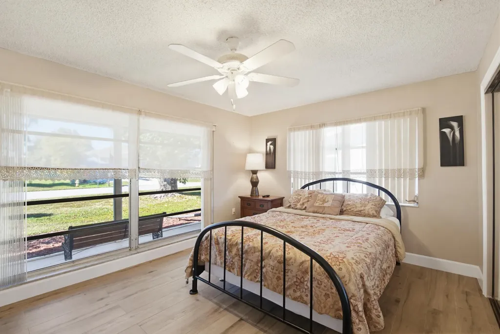 47 Constitution Drive Naples FL 34112