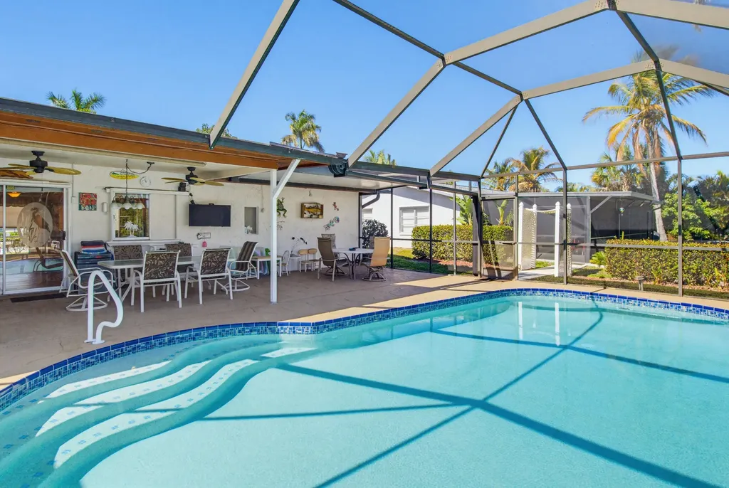 47 Constitution Drive Naples FL 34112
