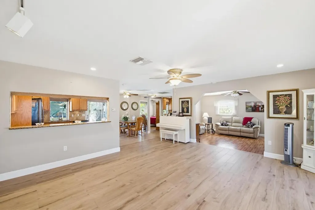 47 Constitution Drive Naples FL 34112