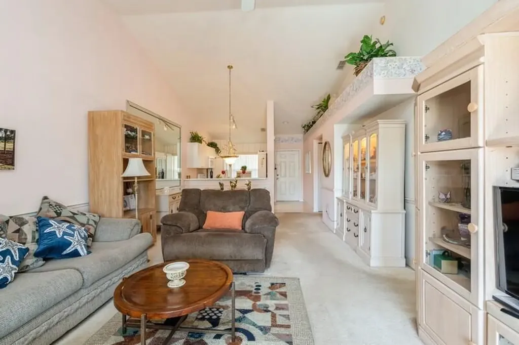 1336 Mainsail Naples FL 34114