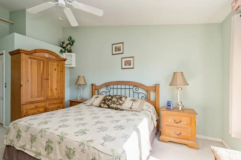 1336 Mainsail Naples FL 34114