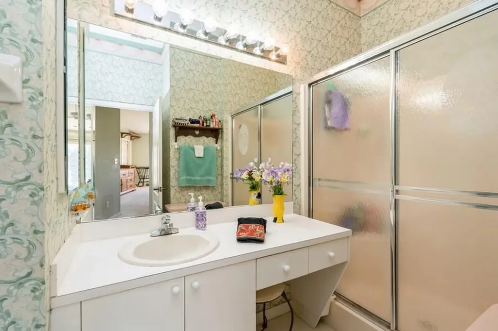 1336 Mainsail Naples FL 34114