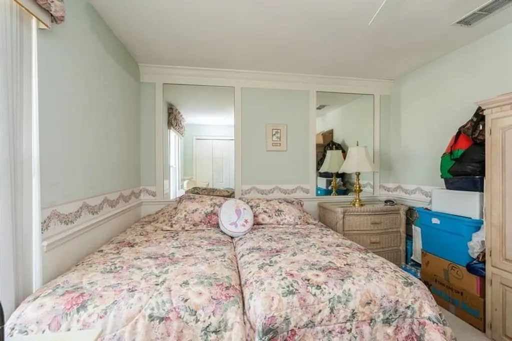 1336 Mainsail Naples FL 34114