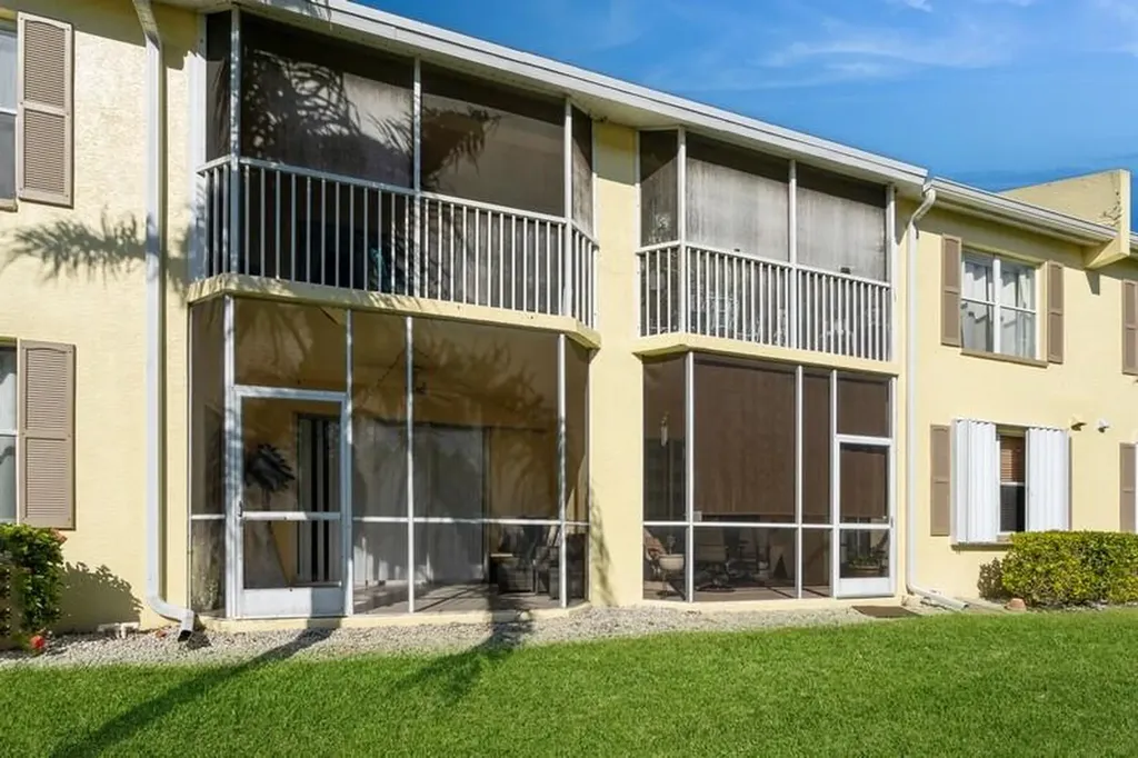 1336 Mainsail Naples FL 34114