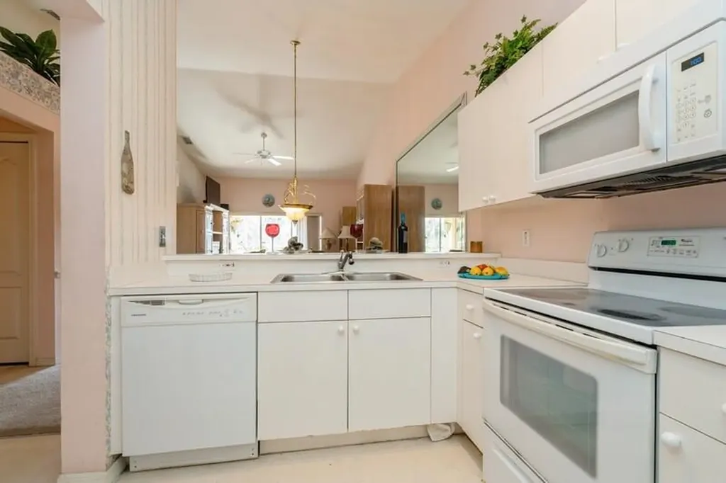 1336 Mainsail Naples FL 34114