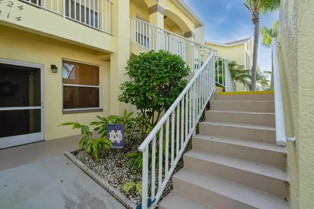 1336 Mainsail Naples FL 34114