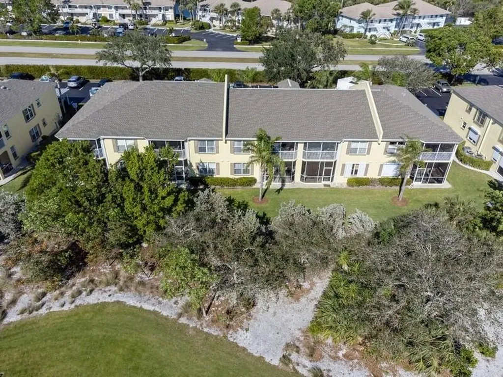 1336 Mainsail Naples FL 34114