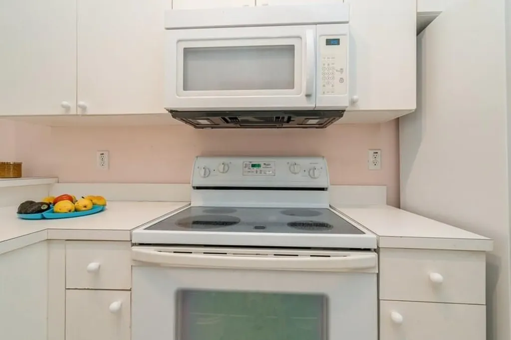 1336 Mainsail Naples FL 34114