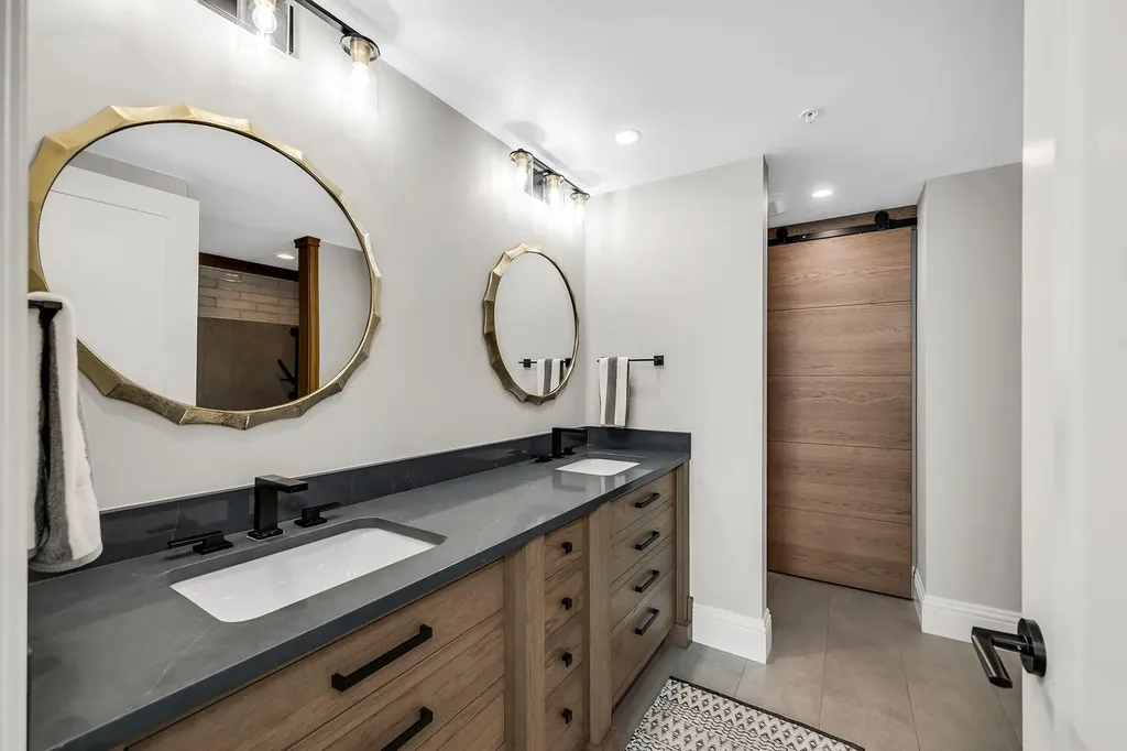 3000 Oasis Grand Boulevard Fort Myers FL 33916