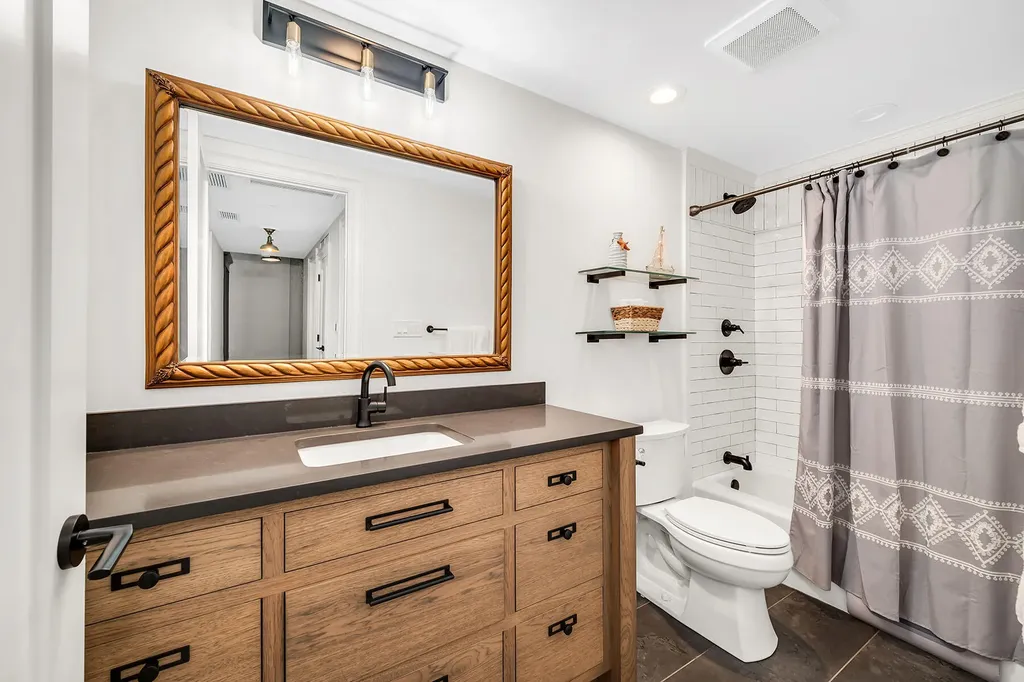 3000 Oasis Grand Boulevard Fort Myers FL 33916