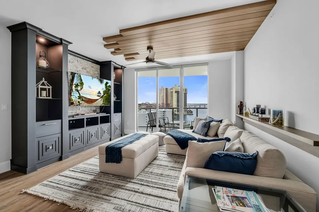 3000 Oasis Grand Boulevard Fort Myers FL 33916