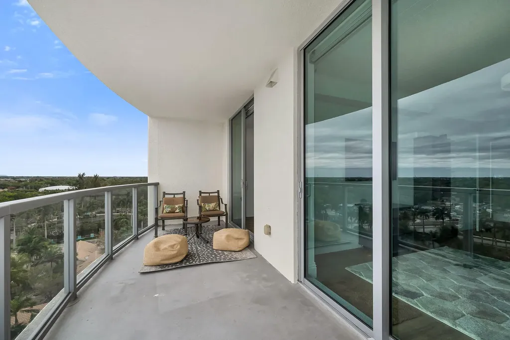 3000 Oasis Grand Boulevard Fort Myers FL 33916