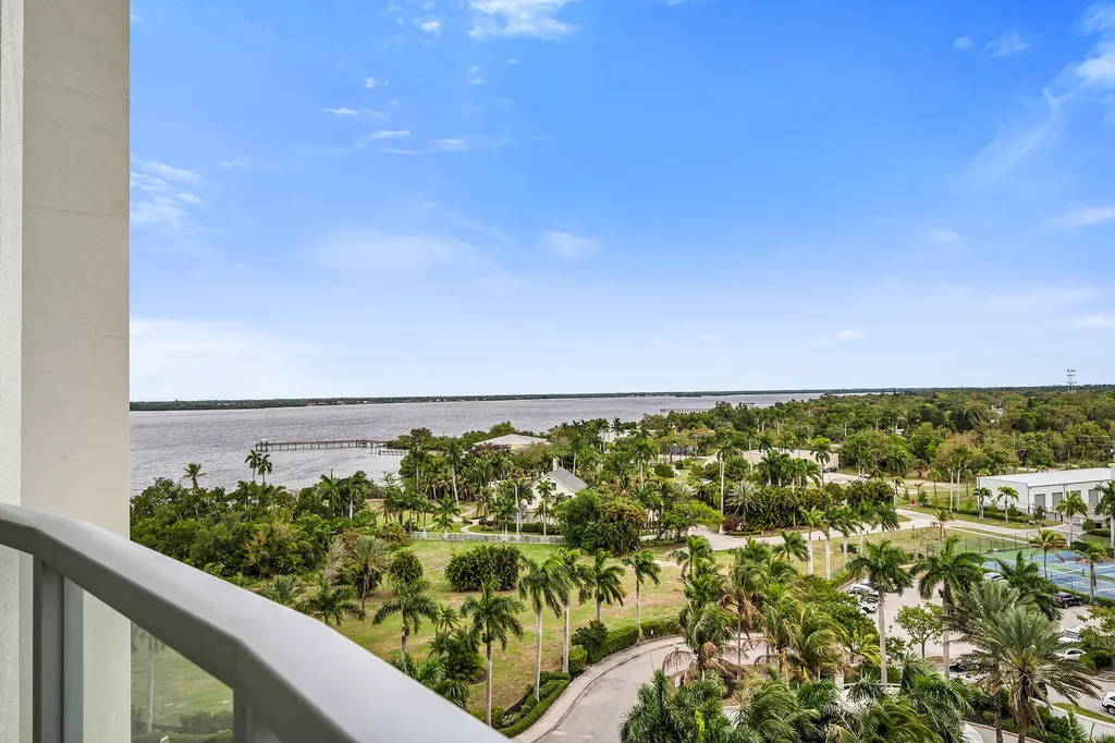 3000 Oasis Grand Boulevard Fort Myers FL 33916