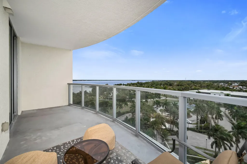 3000 Oasis Grand Boulevard Fort Myers FL 33916