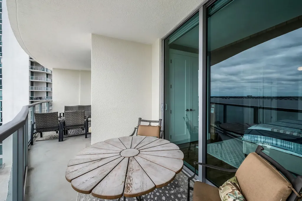 3000 Oasis Grand Boulevard Fort Myers FL 33916