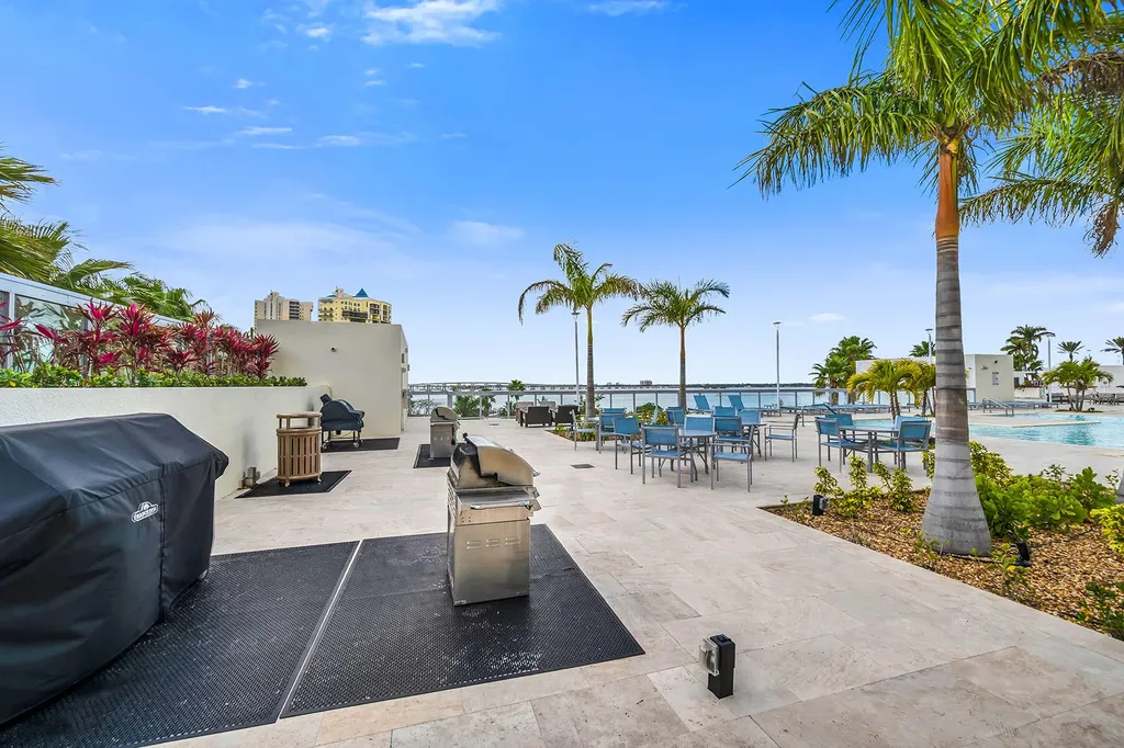 3000 Oasis Grand Boulevard Fort Myers FL 33916