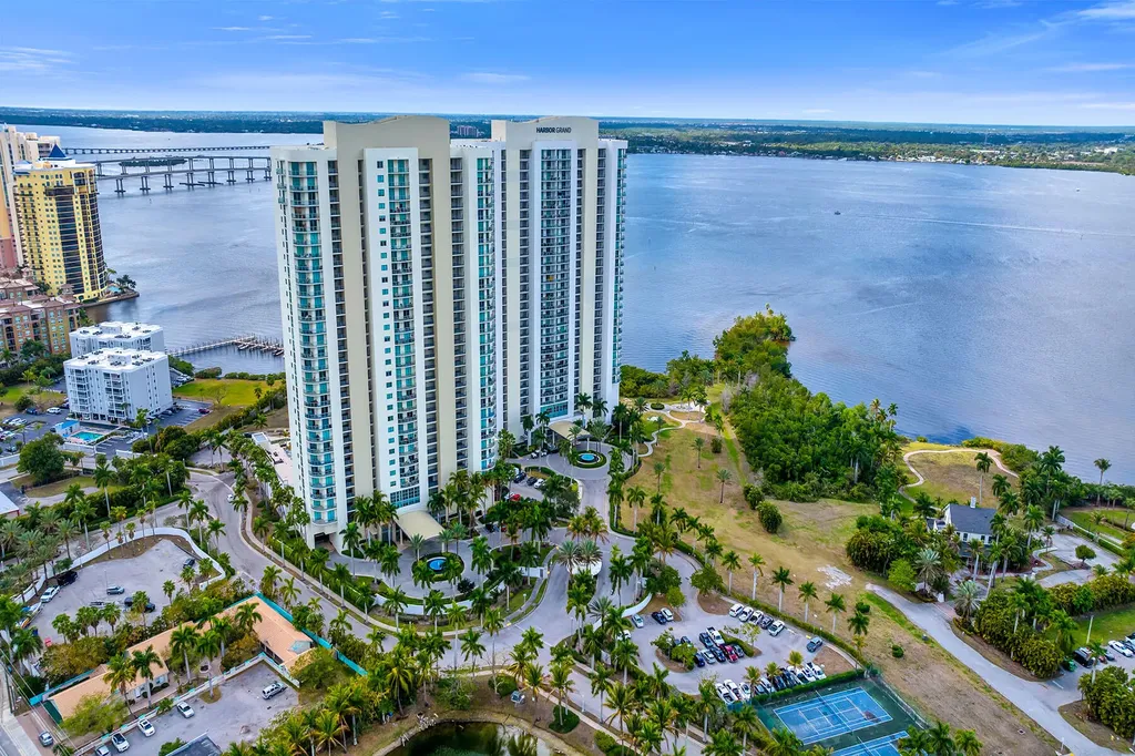 3000 Oasis Grand Boulevard Fort Myers FL 33916