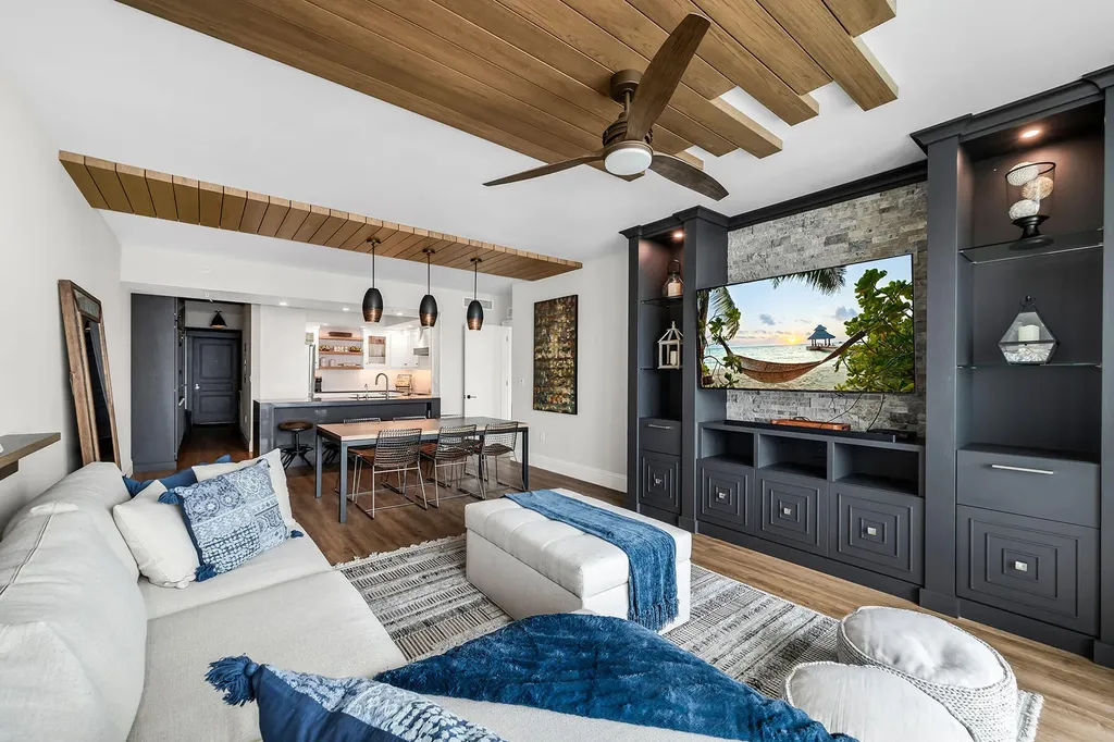 3000 Oasis Grand Boulevard Fort Myers FL 33916