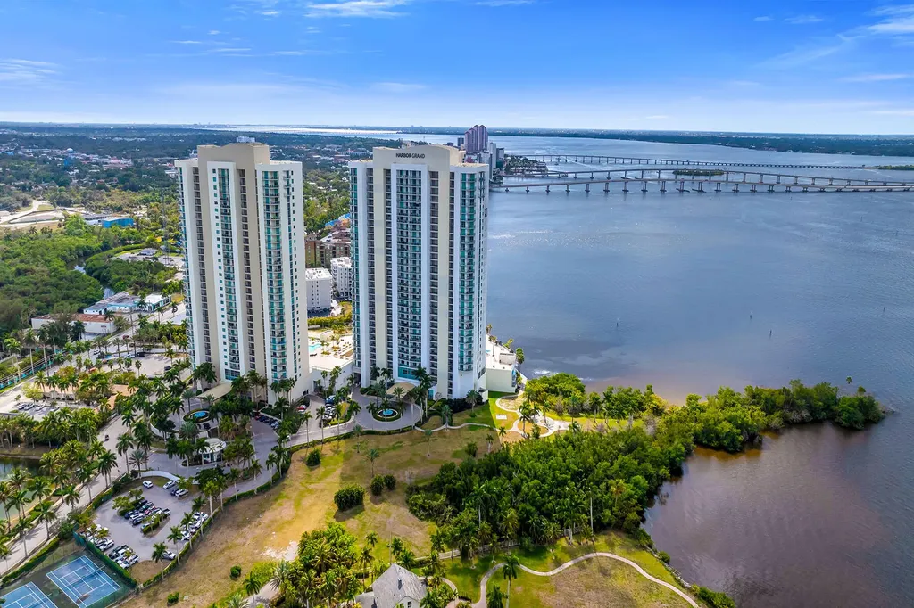 3000 Oasis Grand Boulevard Fort Myers FL 33916