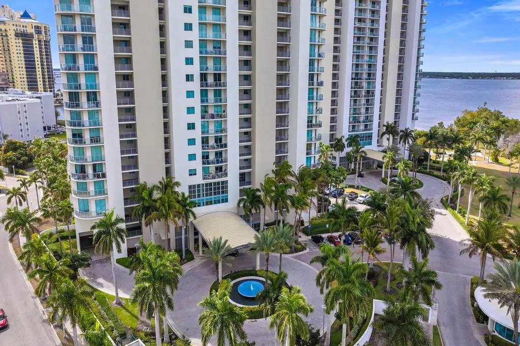 3000 Oasis Grand Boulevard Fort Myers FL 33916