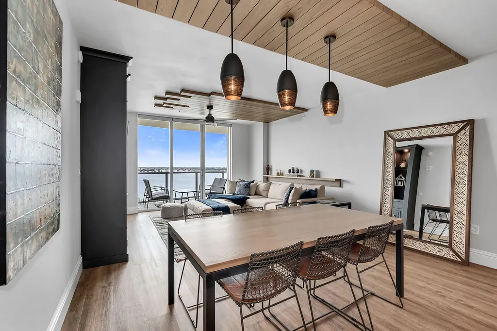 3000 Oasis Grand Boulevard Fort Myers FL 33916