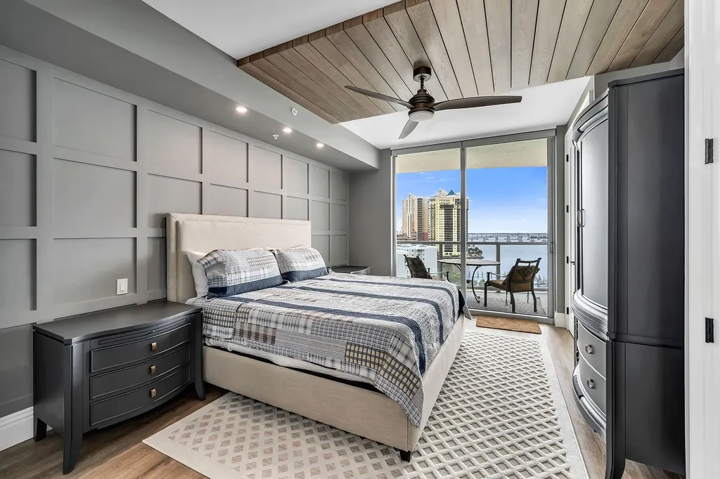 3000 Oasis Grand Boulevard Fort Myers FL 33916