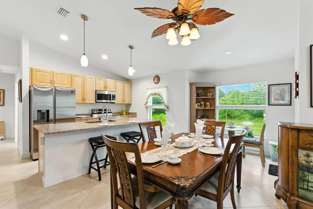 176 Venus Cay Naples FL 34114